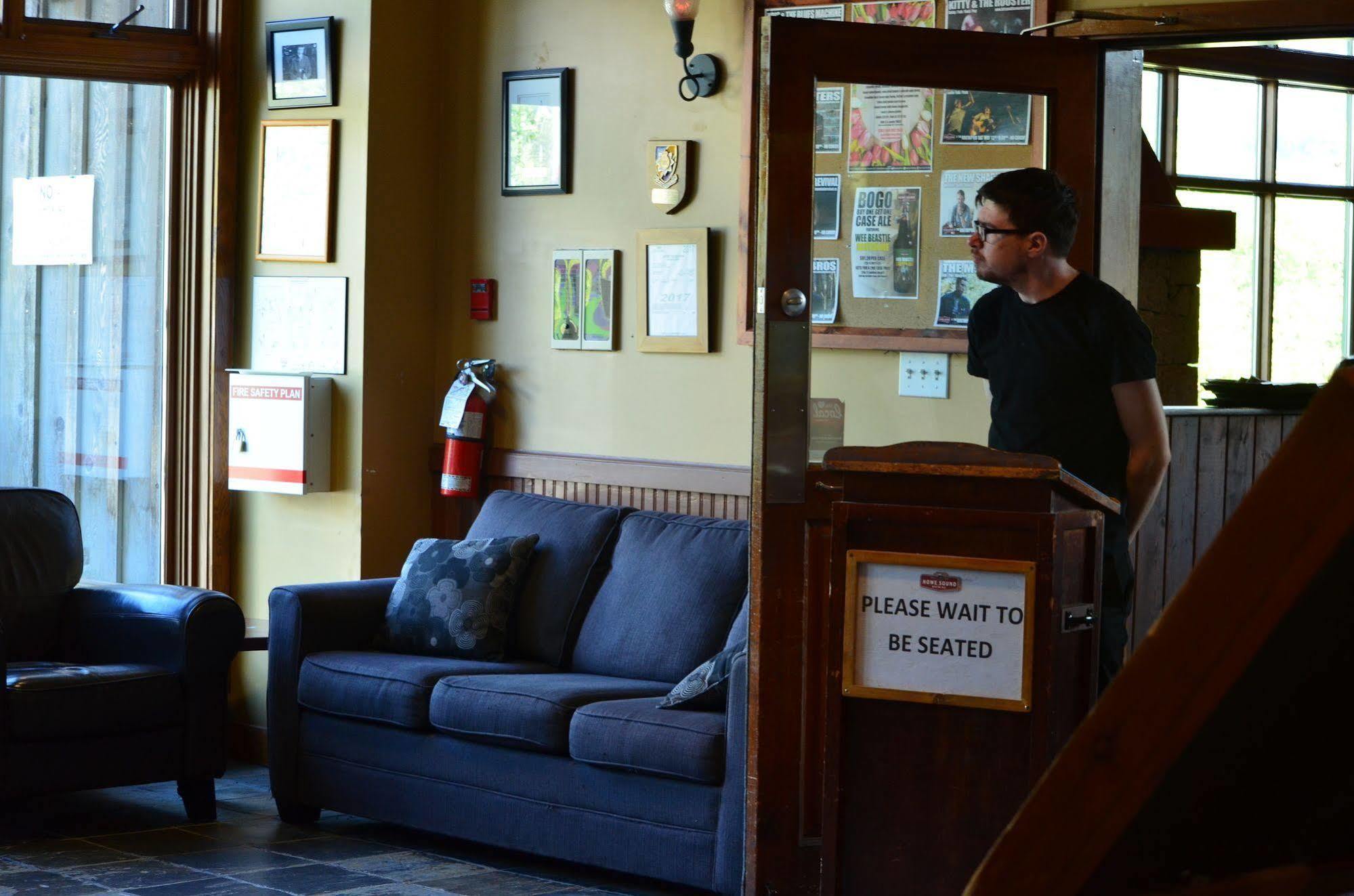 Howe Sound Inn & Brewing Company Squamish Dış mekan fotoğraf